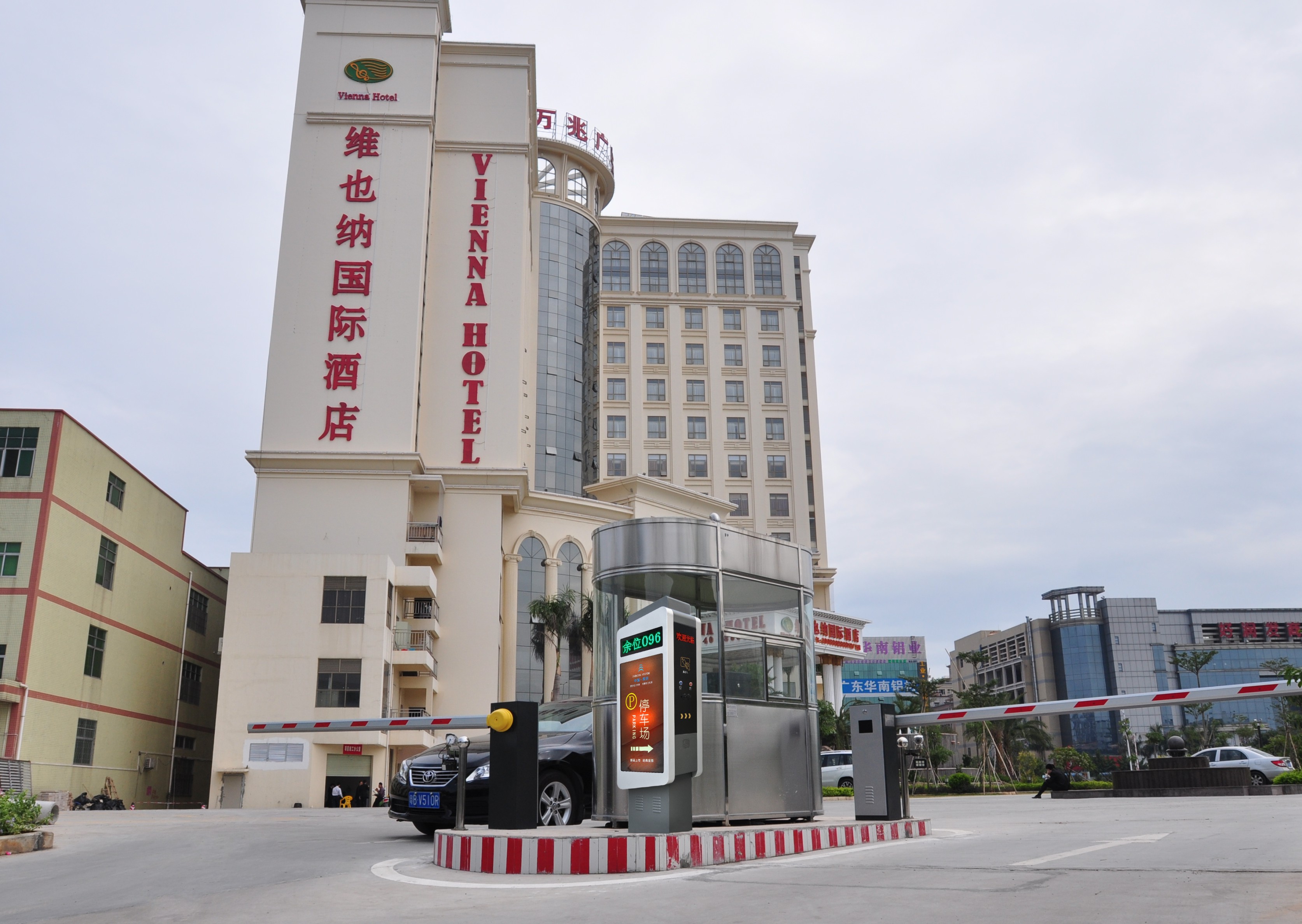 802停車(chē)場(chǎng)系統
